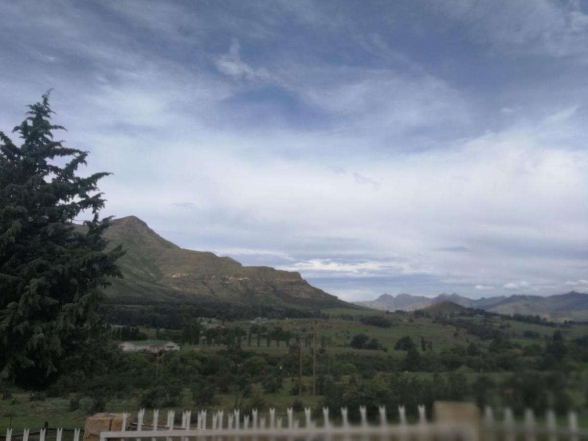 Clarens Cottages Exterior photo